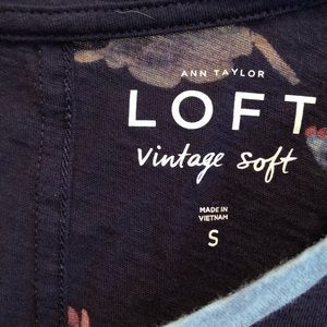 Loft Ann Taylor Navy Floral Tee Small